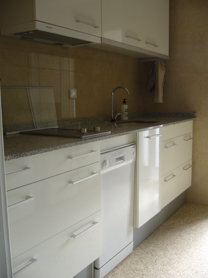 De rechterzijde van de keuken (3C)